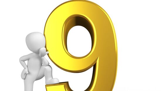 మీ రాడిక్స్ 9 అయితే, మీరు నిజంగా అదృష్టవంతులుగా పరిగణించబడతారు, ఎందుకంటే ఈ సంఖ్యకు అధిపతి అయిన కుజుడు మీకు చాలా శక్తిని, పదునైన తెలివితేటలను, గొప్ప విజయాన్ని సాధించే సామర్థ్యాన్ని ప్రసాదిస్తాడు. 9వ నెంబరు వ్యక్తులు కృషి, ధైర్యం, దూరదృష్టి బలంతో జీవితంలో చాలా సంపదను పొందగలుగుతారు. మీ రాడిక్స్ 9 అయితే, మీరు నిజంగా అదృష్టవంతులుగా పరిగణించబడతారు, ఎందుకంటే ఈ సంఖ్యకు అధిపతి అయిన కుజుడు మీకు చాలా శక్తిని, పదునైన తెలివితేటలను, గొప్ప విజయాన్ని సాధించే సామర్థ్యాన్ని ప్రసాదిస్తాడు. 9వ నెంబరు వ్యక్తులు కృషి, ధైర్యం, దూరదృష్టి బలంతో జీవితంలో చాలా సంపదను పొందగలుగుతారు.