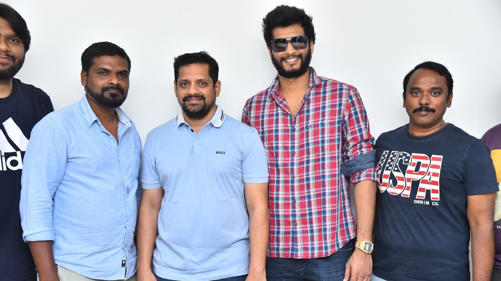 యాటిట్యూడ్ స్టార్ హీరోగా బరాబర్ ప్రేమిస్తా- గుంజి గుంజి సాంగ్ రిలీజ్ చేసిన నిర్మాత బన్నీ వాస్- ఆ గ్లామర్ బ్యూటీ హీరోయిన్