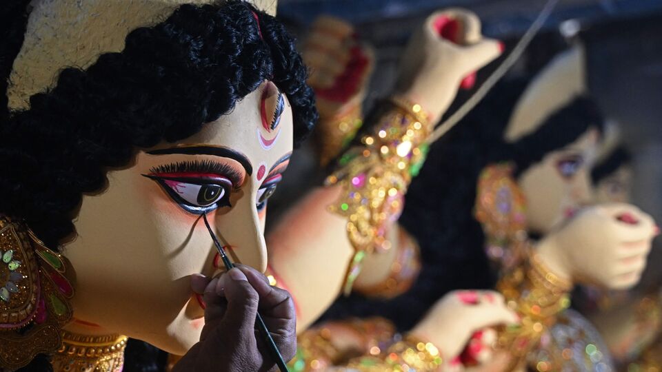 <p>వచ్చే నెలలో మహాలయ అమావాస్య ఉంది. దాని కంటే ముందే కుజుడు కొన్ని రాశుల వారి జీవితాలను మార్చబోతున్నాడు. ముఖ్యంగా మూడు రాశుల వారికి అనేక విధాలుగా కలిసి రానుంది.</p>