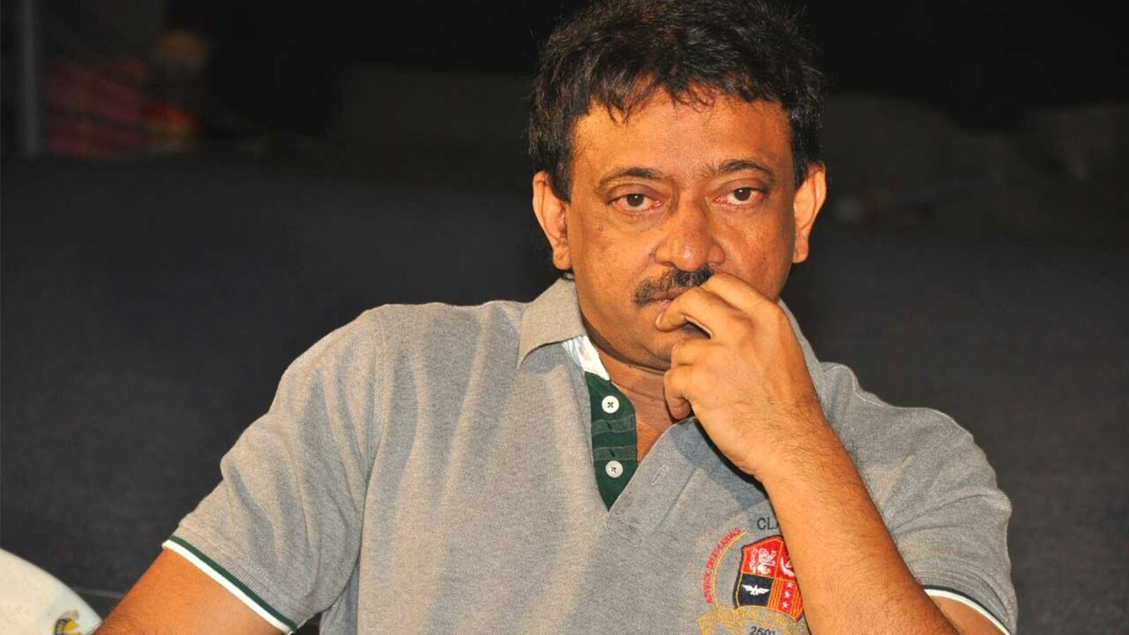 కుక్క కాటును ప్రేమ కాటు అనుకుంటారు.. వీధి కుక్కలను పెంచుకోండి.. వాక్సిన్ వేసినంత మాత్రాన కుక్క జింక కాదు: ఆర్జీవీ ట్వీట్