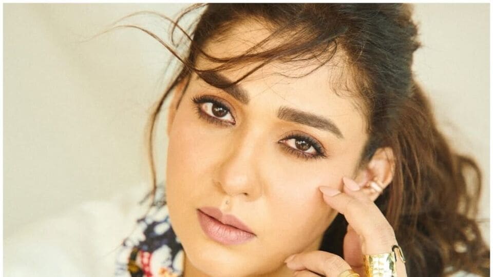 <p><strong>నయనతార </strong>- ఆర్మాక్స్ జాబితాలో నయనతార ఆరో స్థానంలో ఉంది. ఈమె ప్రస్తుతం చిరంజీవితో కలిసి అనిల్ రావిపూడి మూవీలో నటిస్తున్న విషయం తెలిసిందే.</p>(instagram)