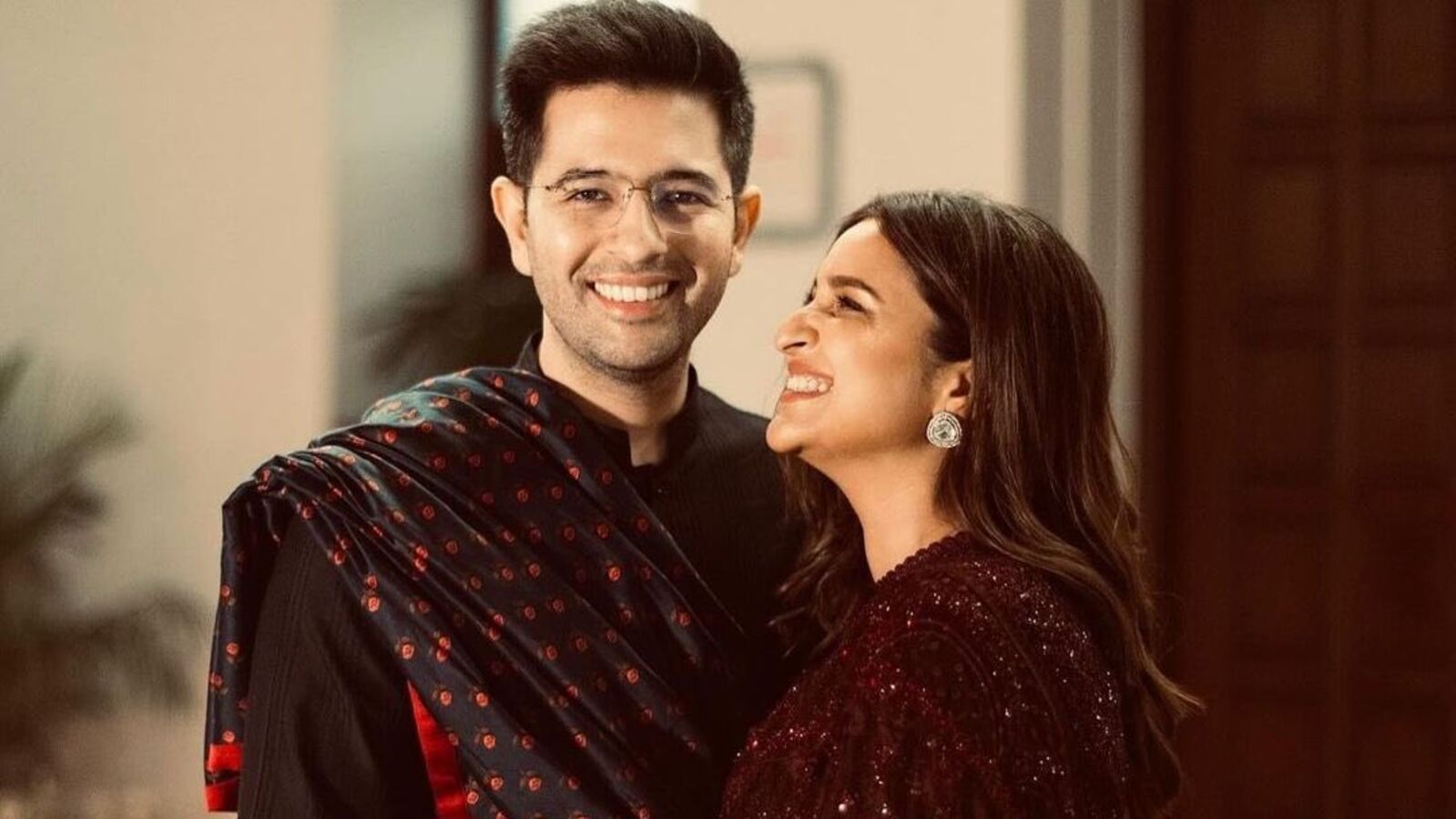 తల్లి కాబోతున్న బాలీవుడ్ స్టార్ హీరోయిన్.. లిటిల్ యూనివర్స్ వస్తుందని పోస్ట్.. భర్తేమో రాజ్యసభ ఎంపీ