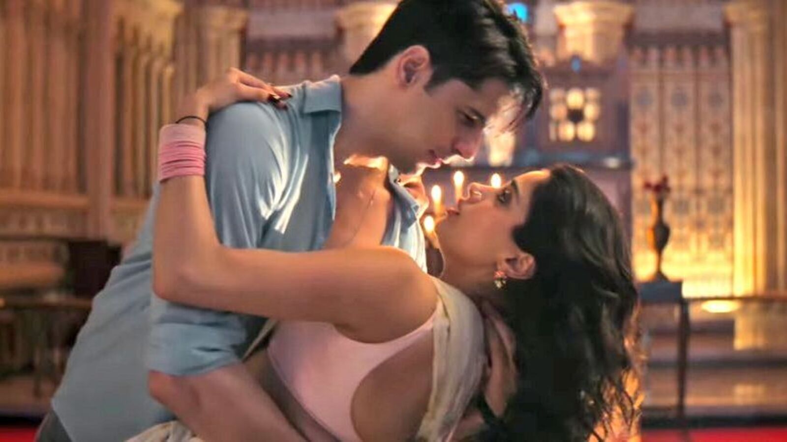 థియేటర్లలో అదరగొడుతున్న జాన్వీకపూర్ రొమాంటిక్ మూవీ.. ఈ ఓటీటీలోనే స్ట్రీమింగ్.. రిలీజ్ ఎప్పుడంటే?