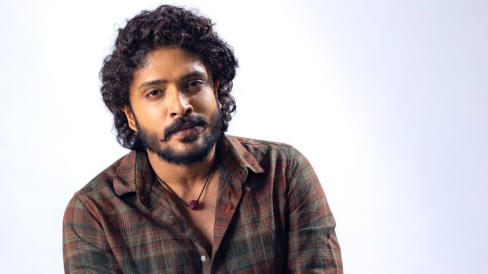 సమాజంలో జరిగే రకరకాల ఘటనలకు సమాధానమే త్రిబాణధారి బార్బరిక్.. నటుడు వశిష్ట ఎన్ సింహా కామెంట్స్