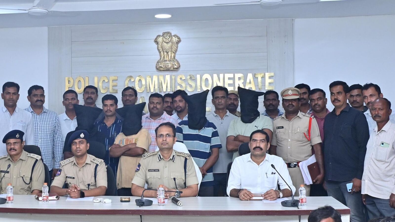 వరంగల్ లో రూ. 3.81 కోట్ల విలువైన 723 కేజీల గంజాయి పట్టివేత - నలుగురు అరెస్ట్