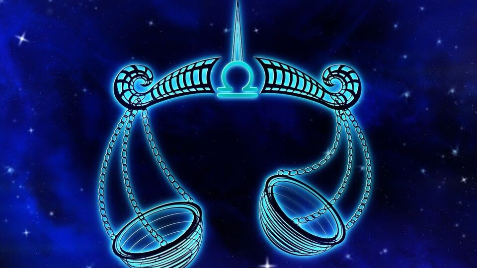 <p>కుజుడు తులారాశి మొదటి ఇంటికి వెళతాడు. దీని వలన ఈ రాశుల వారి వ్యక్తిత్వం మెరుగుపడుతుంది. దీనితో పాటు ధైర్యం పెరుగుతాయి. పనిచేసే వారికి పదోన్నతి లభించే అవకాశం ఉంది. ఎక్కడికి వెళ్ళినా గౌరవం లభిస్తాయి. వివాహితుల జీవితం చాలా ఆహ్లాదకరంగా ఉంటుంది. ఉమ్మడి వ్యాపారం చేసే వారికి మంచి లాభాలు వస్తాయి. ఉద్యోగం కోసం చూస్తున్న వారికి ఆశించిన ఉద్యోగం లభించే అవకాశం ఉంది. వృత్తిపరంగా ఇది బాగుంటుంది.</p>