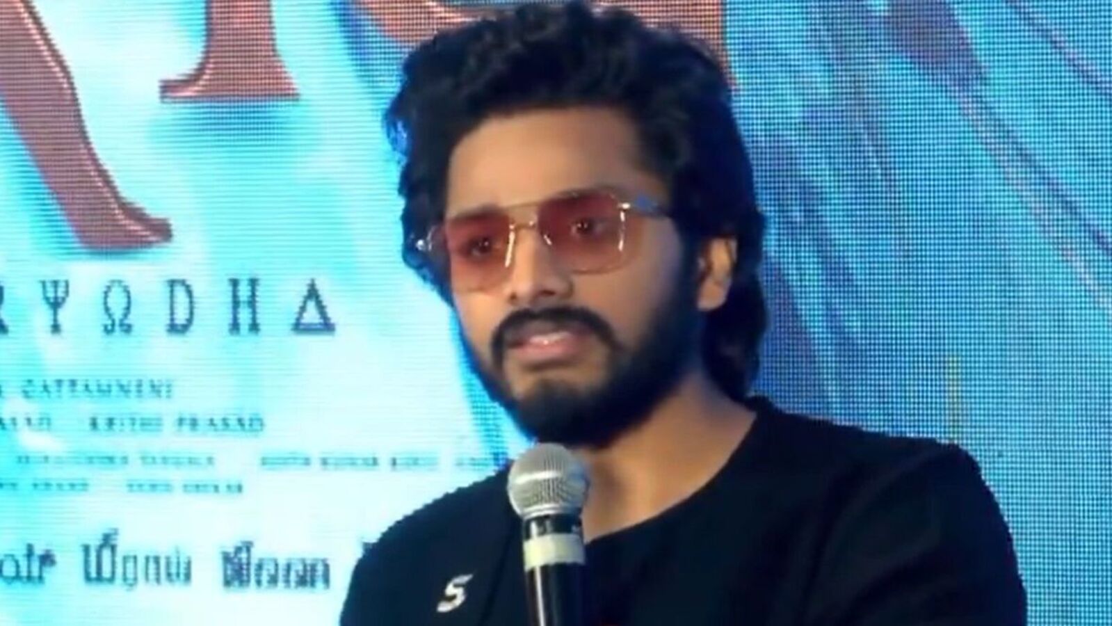 పదే పదే లవ్ స్టోరీలు చేస్తే ఈ ప్రశ్న ఎందుకు అడగరు.. మన ధర్మం గొప్పది.. మనం గర్వించాలి: రిపోర్టర్‌కు తేజ సజ్జా క్లాస్