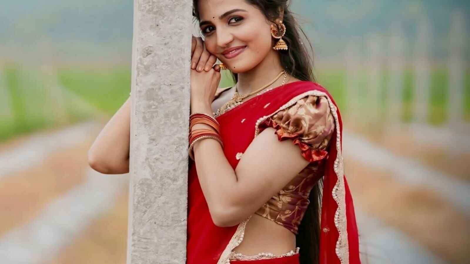 యూట్యూబ్ సెన్సేషన్ సడెన్ షాక్.. బిగ్ బాస్ పై ఇంట్రెస్ట్ లేదు.. హౌస్ లోకి వెళ్లను.. రూమర్లు వదిలేయండన్న ఫోక్ డ్యాన్సర్