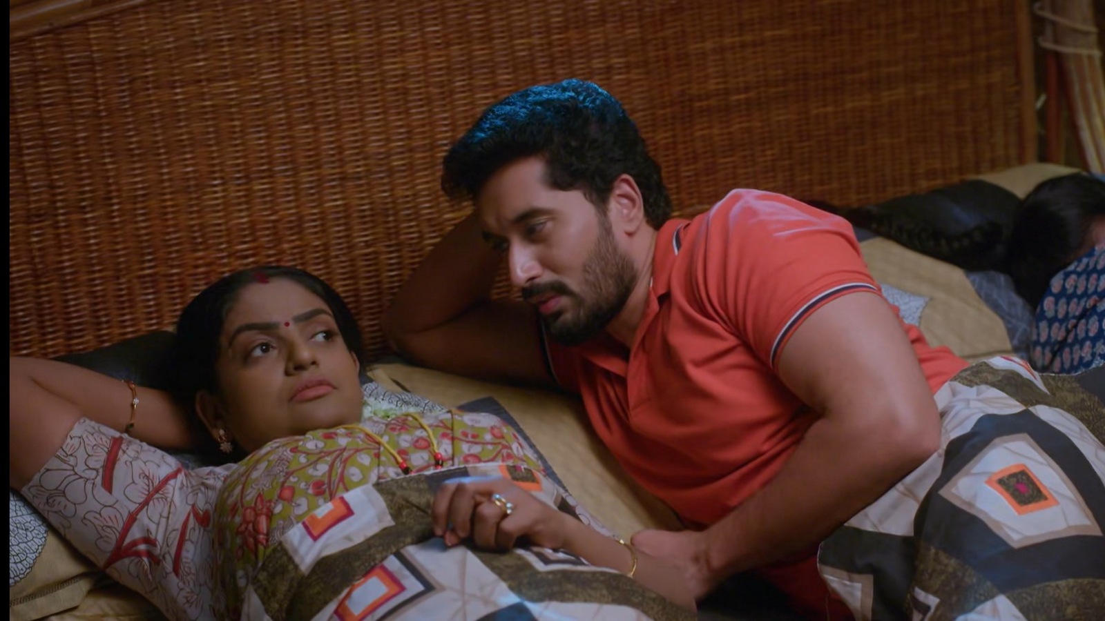 కార్తీక దీపం 2 టుడే ఎపిసోడ్: పారుతో కలిసి జ్యోత్స్న కుట్ర-కాంచన షాక్-అర్ధరాత్రి ఐడియా కోసం దీప అలక- కార్తీక్ కు ముద్దు