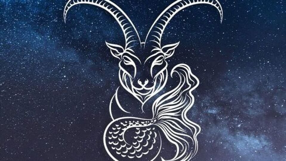 <p>మకర రాశి: మకర రాశి వారికి సూర్యగ్రహణం కారణంగా శుభ ఫలితాలు ఎదురవుతాయి. ఈ రాశి మూడవ ఇంట్లో సూర్యగ్రహణం ఏర్పడుతుంది. దీంతో ఈ రాశి వారికి ధైర్యం పెరుగుతుంది. వారిపై వారికి నమ్మకం పెరుగుతుంది. కెరీర్‌లో ముందుకు వెళ్తారు. సమాజంలో గౌరవ మర్యాదలను పొందుతారు. సోదరులతో బంధం దృఢంగా మారుతుంది. నల్ల నువ్వులు లేదా నల్ల మినుములను సూర్యగ్రహణం తర్వాత దానం చేయడం మంచిది.</p>(pinterest)