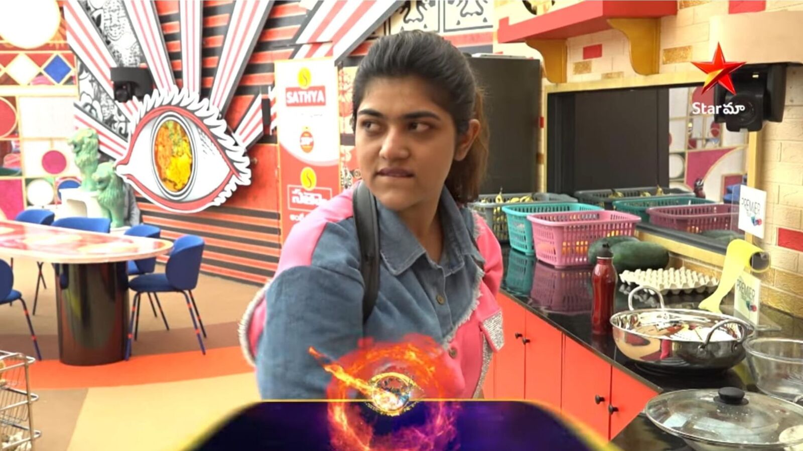 బిగ్ బాస్ తెలుగు 9: మనసులను దొంగతనం చేస్తాం కానీ మనుషుల వస్తువులు కాదు- గుండు అంకుల్‌తో రీతూ చౌదరి- అతనితో ఫ్లర్టింగ్!