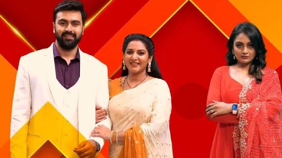 ఇంటింటి రామాయణం సీరియల్ నాలుగో స్థానంలో కొనసాగుతోంది. తాజాగా ఈ సీరియల్ కు 11.83 రేటింగ్ నమోదైంది. ఇంటింటి రామాయణం సీరియల్ నాలుగో స్థానంలో కొనసాగుతోంది. తాజాగా ఈ సీరియల్ కు 11.83 రేటింగ్ నమోదైంది.