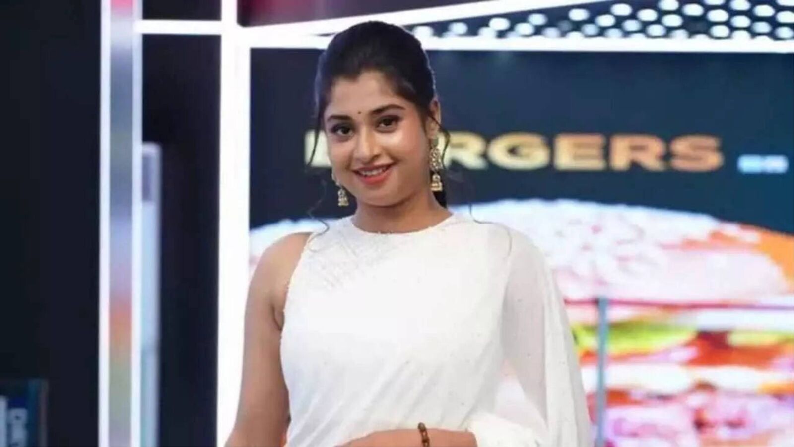 బిగ్ బాస్ తెలుగు 9 నుంచి శ్రేష్టి వర్మ ఎలిమినేట్.. వారం రోజుల్లో కాంట్రవర్సీ కొరియోగ్రాఫర్ ఎంత సంపాదించిందంటే?