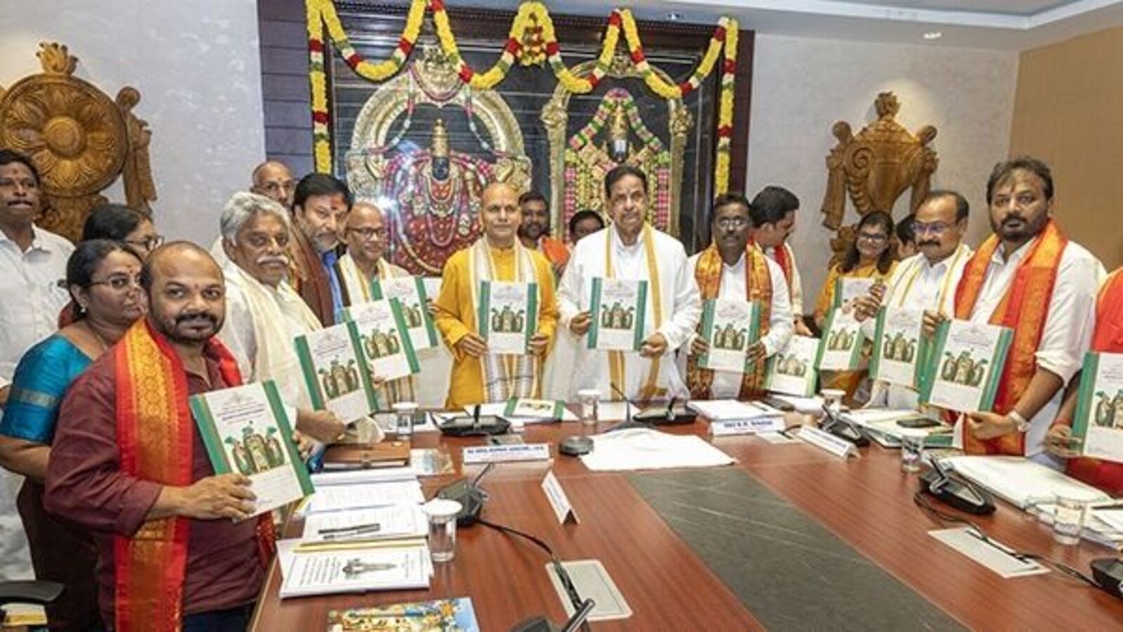 ఈసారి బ్రహ్మోత్సవాలకు ఇస్రో హెల్ప్.. తిరుమల పవిత్ర దెబ్బతీసేలా మాట్లాడితే జైలుకే‌‌.. టీటీటీ కీలక నిర్ణయాలు!