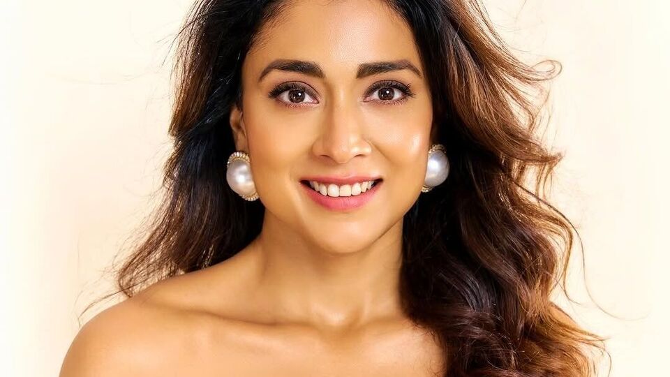 <p>చిరంజీవితో ఠాగూర్ సినిమాలో, పవన్ కల్యాణ్ తో బాలు మూవీలో రొమాన్స్ చేసింది శ్రియా శరణ్.</p>(instagram-shriya_saran1109)