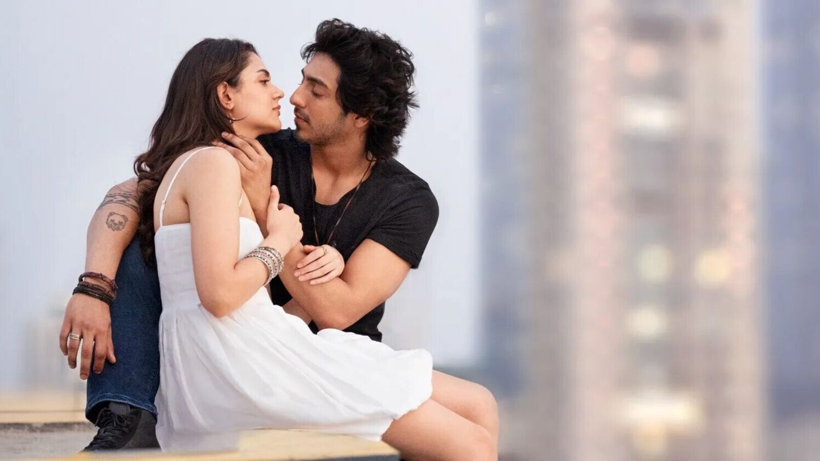 నెట్‌ఫ్లిక్స్‌లో సంచలనాలు సృష్టిస్తున్న రొమాంటిక్ మూవీ.. ఐదు రోజుల్లోనే గ్లోబల్ ట్రెండింగ్‌లో నంబర్ వన్.. కోట్లలో వ్యూస్