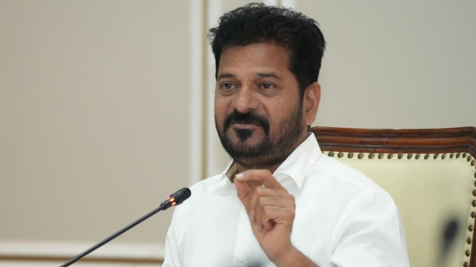 ప్రత్యేక విద్యా కార్పొరేష‌న్ ఏర్పాటు.. దేశానికి దిక్సూచిలా తెలంగాణ విద్యా విధానం ఉండాలి : సీఎం రేవంత్ రెడ్డి