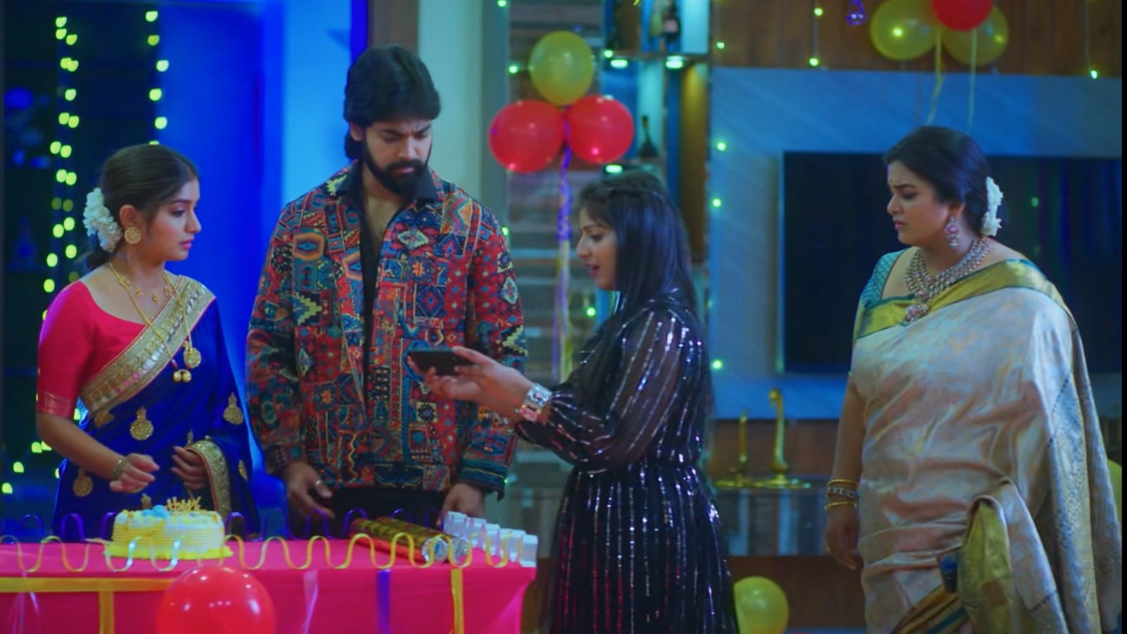 నిన్ను కోరి సెప్టెంబర్ 19 ఎపిసోడ్: వీడియోతో సీన్ రివర్స్.. దుష్ట త్రయం కుట్రకు బలైన చంద్ర.. కోపంతో ఊగిపోయిన విరాట్