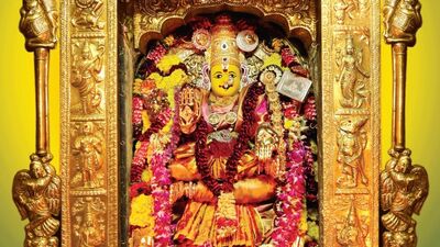 కరుణాస్వరూపిణిగా కాపాడే బాలా త్రిపురసుందరి దేవి కరుణాస్వరూపిణిగా కాపాడే బాలా త్రిపురసుందరి దేవి