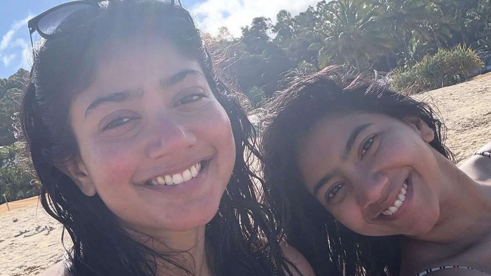 బికినీలో సాాయి పల్లవి.. నీళ్లలో కూడా చీర కట్టుకోవాలా? ట్రోల్స్ పై ఫ్యాన్స్ ఫైర్.. వైరల్ గా ఫొటోలు