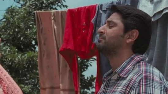 జాలీ ఎల్ ఎల్ బీ - అర్షద్ వార్సీ నటించిన 'జాలీ ఎల్ ఎల్ బీ' ఈ జాబితాలో 10వ స్థానంలో నిలిచింది. ఈ చిత్రం 2013లో విడుదలైంది. ఈ చిత్రానికి ఐఎండీబీ రేటింగ్ 7.5 ఉంది.