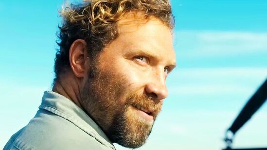 డేంజరస్ యానిమల్స్ ఒక సైకలాజికల్ హారర్ థ్రిల్లర్. ఈ సినిమా లయన్స్గేట్ ప్లేలోకి రానుంది. డేంజరస్ యానిమల్స్ ఒక సైకలాజికల్ హారర్ థ్రిల్లర్. ఈ సినిమా లయన్స్గేట్ ప్లేలోకి రానుంది.