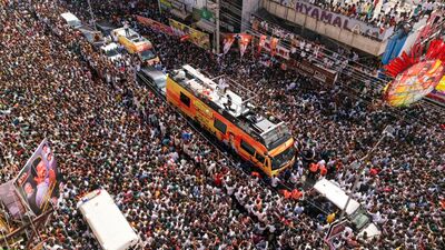 శనివారం మధ్యాహ్నం నమక్కల్ లో జరిగిన సభ (PTI)