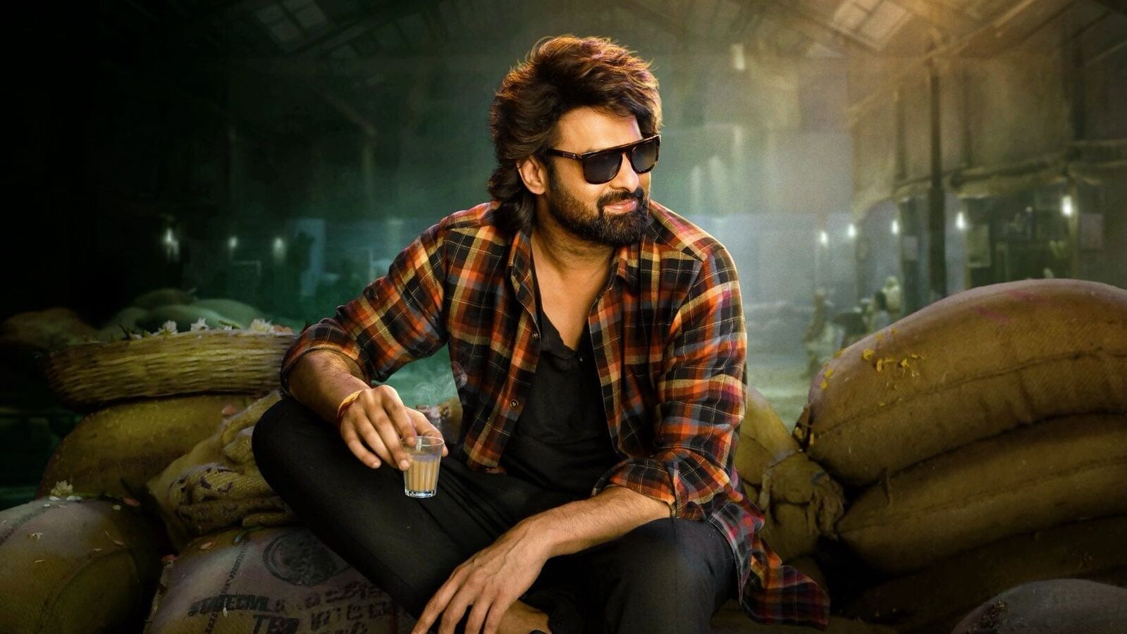 ప్రభాస్ స్టార్ వార్స్.. మొసలితో ఫైట్.. అదిరిపోయే విజువల్స్‌తో ది రాజా సాబ్ ట్రైలర్..