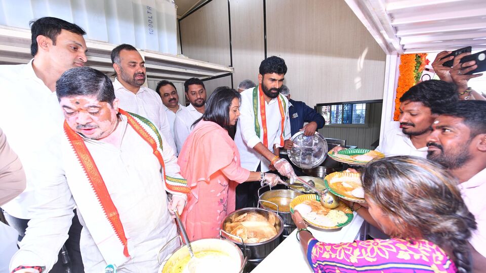 రూ.5కే హైదరాబాద్లో బ్రేక్ఫాస్ట్.. ఇందిరమ్మ క్యాంటీన్లు ప్రారంభం!