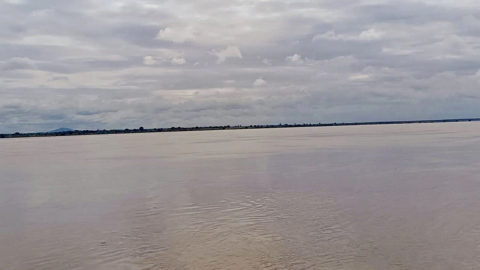 ఉరకలేస్తున్న గోదావరి.. భద్రాచలం వద్ద రెండో ప్రమాద హెచ్చరిక!