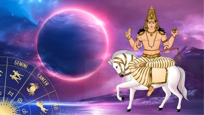 <p>శని దేవుడిని కర్మకు న్యాయమూర్తిగా భావిస్తారు. శుక్రుడిని సంపద, శ్రేయస్సును ఇచ్చేవాడిగా భావిస్తారు. శని దేవుడు ప్రస్తుతం మీన రాశిలో తిరోగమనంలో కదులుతున్నాడు. దీపావళికి ముందు శని, శుక్రుడు ఒకరినొకరు ఎదుర్కొంటారు, ఇద్దరూ కోణంలో ఉంటారు. ఇది కొన్ని రాశులకు అదృష్టాన్ని తెస్తుంది. అంతేకాకుండా ఈ రాశులు ఊహించని ఆర్థిక లాభాలు, పురోగతిని అనుభవించే అవకాశం ఉంది. ఆ అదృష్ట రాశులు ఏంటో తెలుసుకుందాం.</p> <p>శని దేవుడిని కర్మకు న్యాయమూర్తిగా భావిస్తారు. శుక్రుడిని సంపద, శ్రేయస్సును ఇచ్చేవాడిగా భావిస్తారు. శని దేవుడు ప్రస్తుతం మీన రాశిలో తిరోగమనంలో కదులుతున్నాడు. దీపావళికి ముందు శని, శుక్రుడు ఒకరినొకరు ఎదుర్కొంటారు, ఇద్దరూ కోణంలో ఉంటారు. ఇది కొన్ని రాశులకు అదృష్టాన్ని తెస్తుంది. అంతేకాకుండా ఈ రాశులు ఊహించని ఆర్థిక లాభాలు, పురోగతిని అనుభవించే అవకాశం ఉంది. ఆ అదృష్ట రాశులు ఏంటో తెలుసుకుందాం.</p>