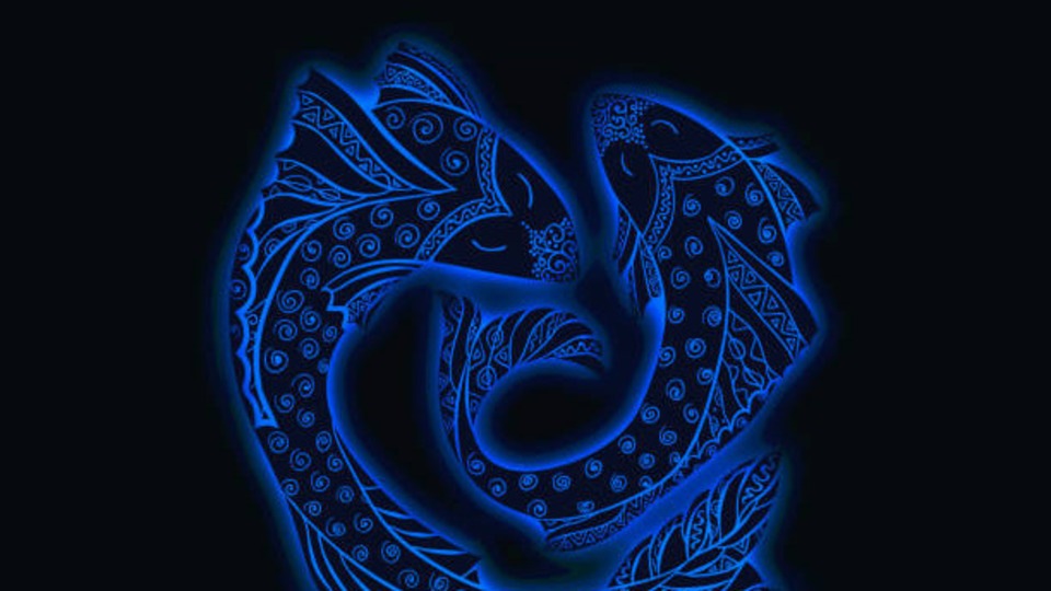 <p>మీన రాశి వారు శని, శుక్రుల కలయిక మీకు సానుకూల మార్పులను తెస్తుంది. ఈ కాలం మీ పని, వ్యాపారంలో పురోగతిని తెస్తుంది. వ్యాపారవేత్తలు మనశ్శాంతిని పొందవచ్చు. యువతకు వారి లక్ష్యాలను సాధించే మార్గం సులభం అవుతుంది. కొత్త సామాజిక గుర్తింపును పొందుతారు. ఈ సమయంలో మీరు అనుకున్న ప్రాజెక్టులు కూడా విజయవంతమవుతాయి. ఆర్థిక లాభాల కోసం కొత్త మార్గాలు తెరుచుకుంటాయి. మీ పనిలో అడ్డంకులు తొలగిపోతాయి. కుటుంబం నుండి మీకు పూర్తి మద్దతు లభిస్తుంది. ఆస్తి లేదా వాహనాన్ని కొనుగోలు చేయడానికి కూడా ప్లాన్ చేసుకోవచ్చు.</p>