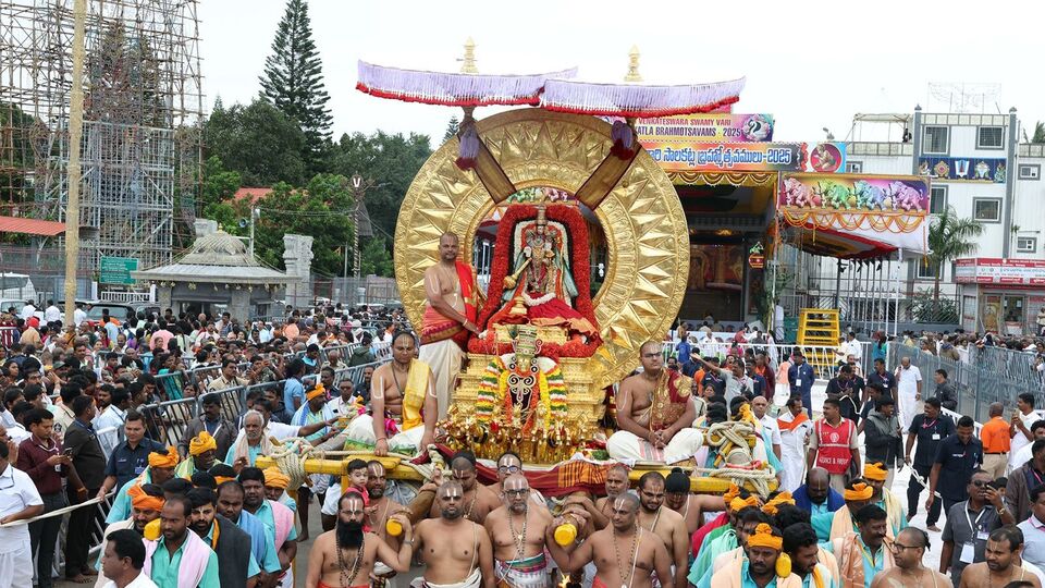 అక్టోబ‌ర్ నెల‌లో తిరుమ‌ల‌ వెళ్తున్నారా? టీటీడీ ఇచ్చిన ఈ కీలక అప్డేట్ మీ కోసమే!