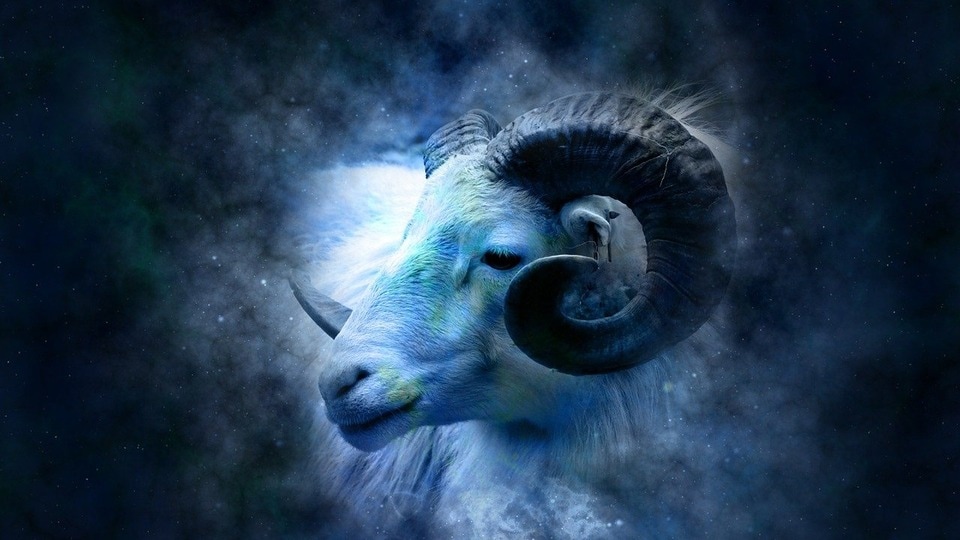 <p>మేష రాశి వారికి శుక్రుడు, శని కలయిక శుభప్రదంగా ఉంటుంది. ఈ కాలం ఆదాయంలో గణనీయమైన పెరుగుదలను తీసుకురావడమే కాకుండా, కొత్త ఆదాయ వనరుల సృష్టికి కూడా దారితీస్తుంది. మీరు కొత్త ఉద్యోగ అవకాశాలను కూడా పొందవచ్చు. వ్యవస్థాపకులు కూడా మంచి లాభాలను చూస్తారు. మీ ఆర్థిక పరిస్థితి మెరుగుపడుతుంది. మీరు డబ్బు ఆదా చేయడంలో మీ పొదుపును పెంచుకోవడంలో విజయం సాధిస్తారు. ఈ సమయంలో మీ ప్రణాళికాబద్ధమైన ప్రాజెక్టులు విజయవంతమవుతాయి, మీ కోరికలు నెరవేరవచ్చు.</p>