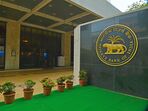 ఆర్బీఐ కీలక నిర్ణయం: రెపో రేటు 5.50% వద్ద స్థిరం; వడ్డీ రేటు కోత అంచనాలు తప్పాయి
