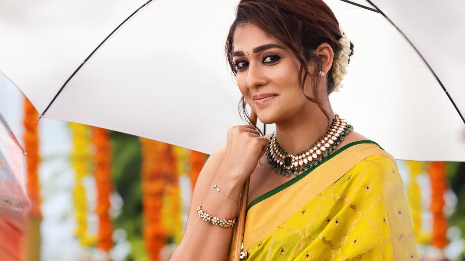 దసరాకు మన శంకర వరప్రసాద్ గారు నుంచి సర్‌ప్రైజ్‌.. ఇవాళ నయనతార ఫస్ట్ లుక్ రిలీజ్.. చీరలో శశిరేఖ