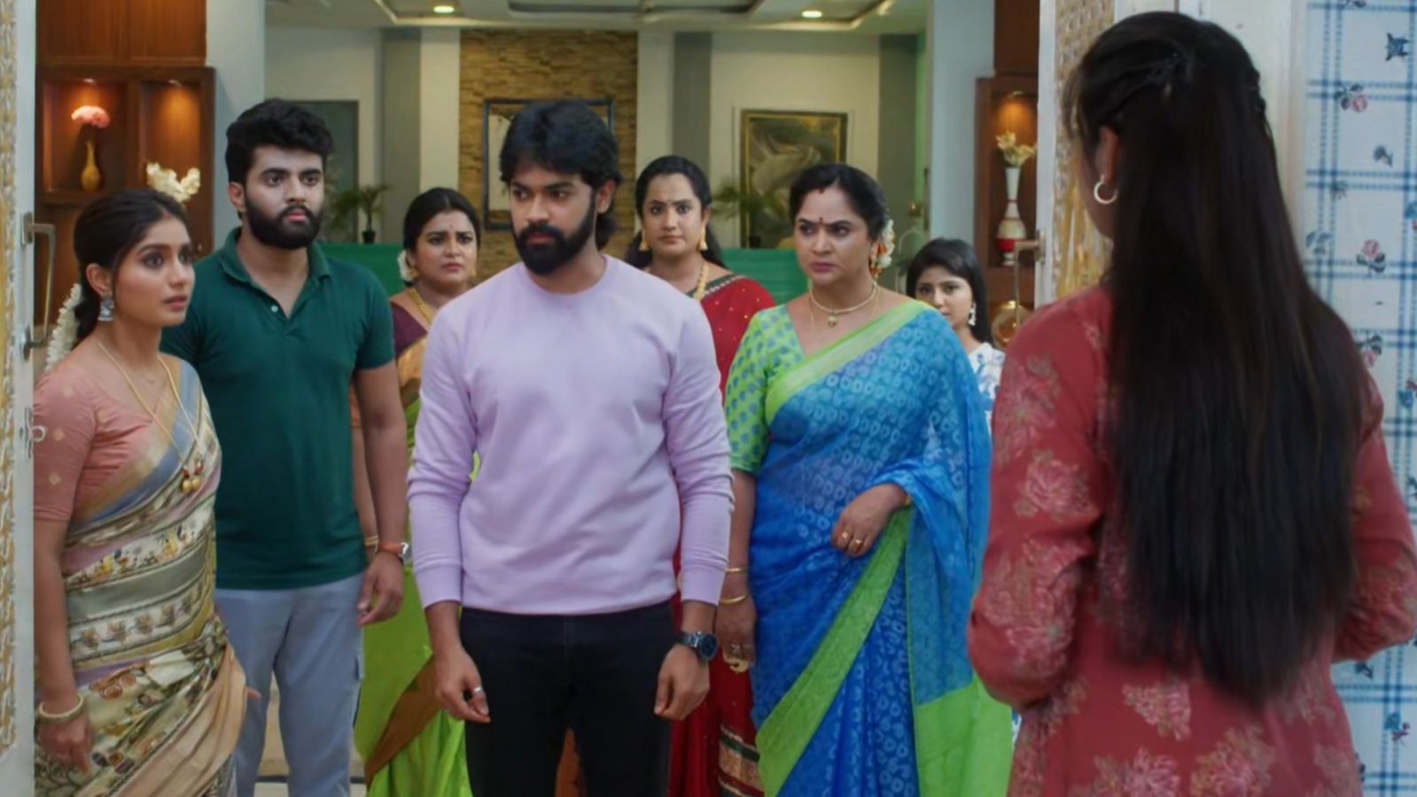 నిన్ను కోరి అక్టోబర్ 1 ఎపిసోడ్: విరాట్ లైఫ్‌లోకి ఎక్స్ ల‌వ‌ర్‌.. ఫైర్ అయిన హీరో.. ఇంట్లోకి ఆహ్వానించిన చంద్రకళ