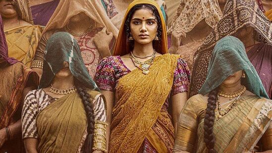 అనుపమ పరమేశ్వరన్ నటించిన పరదా మూవీ 8వ స్థానంలో ట్రెండింగ్ అవుతోంది. అనుపమ పరమేశ్వరన్ నటించిన పరదా మూవీ 8వ స్థానంలో ట్రెండింగ్ అవుతోంది.