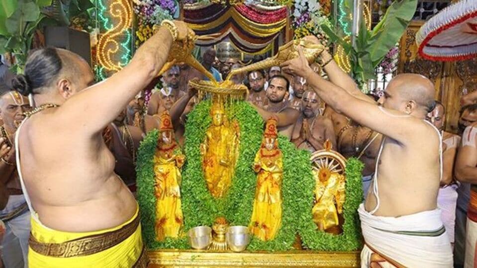 అంగరంగ వైభవంగా శ్రీవారి చక్రస్నానం.. చూసిన కనులదే భాగ్యం!