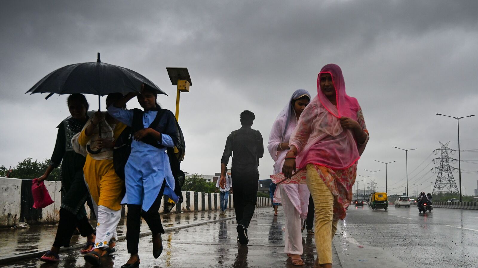 Rain alert : చెన్నై నుంచి దిల్లీ వరకు.. దేశవ్యాప్తంగా భారీ వర్షాలు