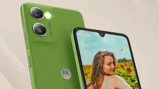 కెమెరా: ఫోటోగ్రఫీ కోసం సెగ్మెంట్ లీడింగ్ 50 మెగాపిక్సెల్ క్వాడ్ పిక్సెల్ కెమెరాను అందించారు. సెల్ఫీల కోసం కస్టమర్లు ఫోన్ లో 8 మెగాపిక్సెల్ కెమెరాను పొందుతారు.