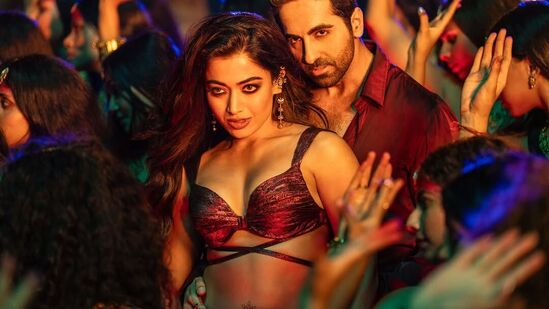 ఆ లోకేషన్ లో 10 నుంచి 12 రోజుల పాటు థామా షూటింగ్ చేశామని, ఆ ప్లేస్ నచ్చి ఇక్కడే సాంగ్ షూట్ చేద్దామని డైరెక్టర్ చెప్పారని రష్మిక వెల్లడించింది. అందరూ ఓకే అనడంతో మూణ్నాలుగు రోజుల్లోనే సాంగ్ కంప్లీట్ అయిందని పేర్కొంది. ఆ లోకేషన్ లో 10 నుంచి 12 రోజుల పాటు థామా షూటింగ్ చేశామని, ఆ ప్లేస్ నచ్చి ఇక్కడే సాంగ్ షూట్ చేద్దామని డైరెక్టర్ చెప్పారని రష్మిక వెల్లడించింది. అందరూ ఓకే అనడంతో మూణ్నాలుగు రోజుల్లోనే సాంగ్ కంప్లీట్ అయిందని పేర్కొంది.