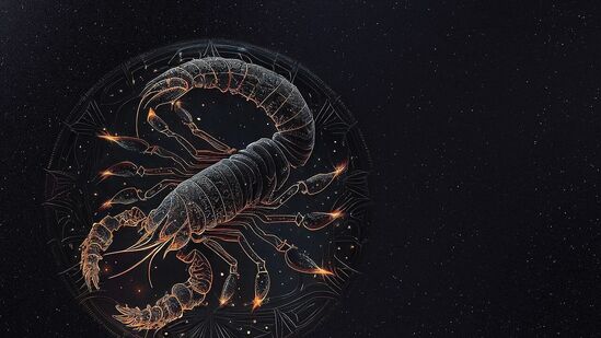 బృహస్పతి పునర్వసు నక్షత్రంలో వృశ్చిక రాశి 9వ ఇంట్లో తిరోగమనం చెందుతాడు. ఈ సమయంలో మీరు వివాహ జీవితంలో శుభ ఫలితాలను అనుభవిస్తారు. భాగస్వామ్య వ్యాపారంలో మీరు విజయం సాధిస్తారు. సామాజిక సంబంధాలు బలపడతాయి. కానీ ఈ సమయంలో మీరు మీ ఆరోగ్యాన్ని జాగ్రత్తగా చూసుకోవాలి. పనిలో కొంత ఒత్తిడి ఉండవచ్చు, ఓపికగా వ్యవహరించండి. రుణం లేదా పెట్టుబడి నిర్ణయాలలో జాగ్రత్తగా ఉండటం మంచిది. పెట్టుబడుల నుండి కూడా మీరు మంచి లాభాలను పొందుతారు. ఈ సమయం వృశ్చిక రాశి ప్రేమికులకు చాలా బాగుంది. మీ ప్రేమ ప్రతిపాదనకు మీ కుటుంబం నుండి ఆమోదం పొందవచ్చు. అవివాహితులు వారు కోరుకున్న జీవిత భాగస్వామిని పొందుతారు. బృహస్పతి పునర్వసు నక్షత్రంలో వృశ్చిక రాశి 9వ ఇంట్లో తిరోగమనం చెందుతాడు. ఈ సమయంలో మీరు వివాహ జీవితంలో శుభ ఫలితాలను అనుభవిస్తారు. భాగస్వామ్య వ్యాపారంలో మీరు విజయం సాధిస్తారు. సామాజిక సంబంధాలు బలపడతాయి. కానీ ఈ సమయంలో మీరు మీ ఆరోగ్యాన్ని జాగ్రత్తగా చూసుకోవాలి. పనిలో కొంత ఒత్తిడి ఉండవచ్చు, ఓపికగా వ్యవహరించండి. రుణం లేదా పెట్టుబడి నిర్ణయాలలో జాగ్రత్తగా ఉండటం మంచిది. పెట్టుబడుల నుండి కూడా మీరు మంచి లాభాలను పొందుతారు. ఈ సమయం వృశ్చిక రాశి ప్రేమికులకు చాలా బాగుంది. మీ ప్రేమ ప్రతిపాదనకు మీ కుటుంబం నుండి ఆమోదం పొందవచ్చు. అవివాహితులు వారు కోరుకున్న జీవిత భాగస్వామిని పొందుతారు.