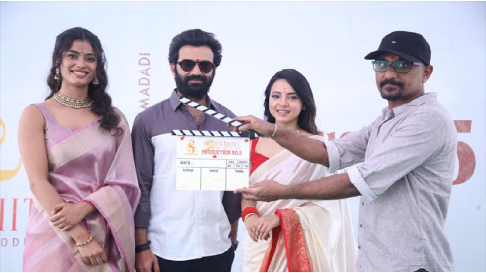 నాది బెంగళూరు.. ఇంట్లో తెలుగులోనే మాట్లాడుకుంటాం.. ఆ సినిమాను 20 సార్లు చూశా.. కొత్త హీరోయిన్ ఐరా కామెంట్స్