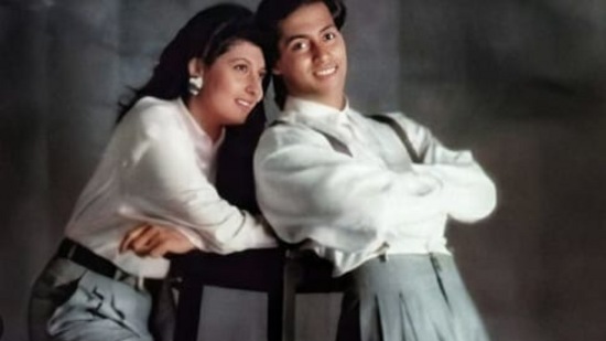 సంగీతతో సల్మాన్ డేటింగ్ చేస్తున్న సమయంలోనే అతనిని ఓ వార్త షాక్ కు గురి చేసింది. సల్మాన్ గర్ల్ ఫ్రెండ్ తన స్నేహితుడు, నటుడు అయిన జాకీ ష్రాఫ్ తో ఎఫైర్ ఉన్నట్లు అతనికి తెలిసింది. సంగీతతో సల్మాన్ డేటింగ్ చేస్తున్న సమయంలోనే అతనిని ఓ వార్త షాక్ కు గురి చేసింది. సల్మాన్ గర్ల్ ఫ్రెండ్ తన స్నేహితుడు, నటుడు అయిన జాకీ ష్రాఫ్ తో ఎఫైర్ ఉన్నట్లు అతనికి తెలిసింది.