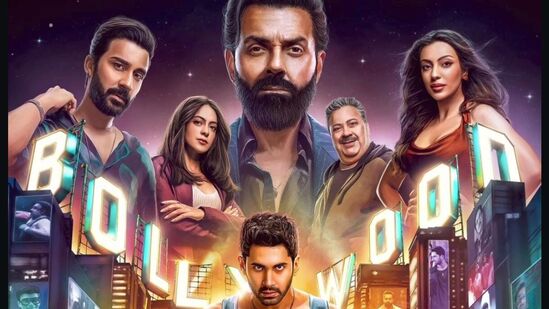 ఓటీటీల్లో గతవారం ఎక్కువ మంది చూసిన వెబ్ సిరీస్ గా బాడ్స్ ఆఫ్ బాలీవుడ్ నిలిచింది. సెప్టెంబర్ 29 నుంచి అక్టోబర్ 5 మధ్య నెట్ఫ్లిక్స్ లోని ఈ సిరీస్ కు 3.2 మిలియన్ వ్యూస్ వచ్చాయి. ఓటీటీల్లో గతవారం ఎక్కువ మంది చూసిన వెబ్ సిరీస్ గా బాడ్స్ ఆఫ్ బాలీవుడ్ నిలిచింది. సెప్టెంబర్ 29 నుంచి అక్టోబర్ 5 మధ్య నెట్ఫ్లిక్స్ లోని ఈ సిరీస్ కు 3.2 మిలియన్ వ్యూస్ వచ్చాయి.