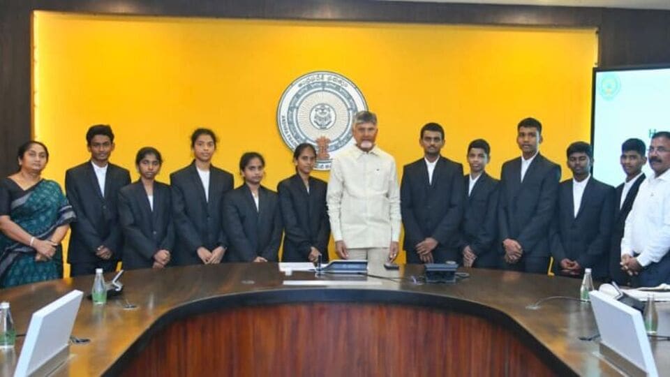 మరో కొత్త స్కీమ్ పై ఏపీ సర్కార్ కసరత్తు - పావలా వడ్డీకే విద్యార్థులకు రుణాలు..!