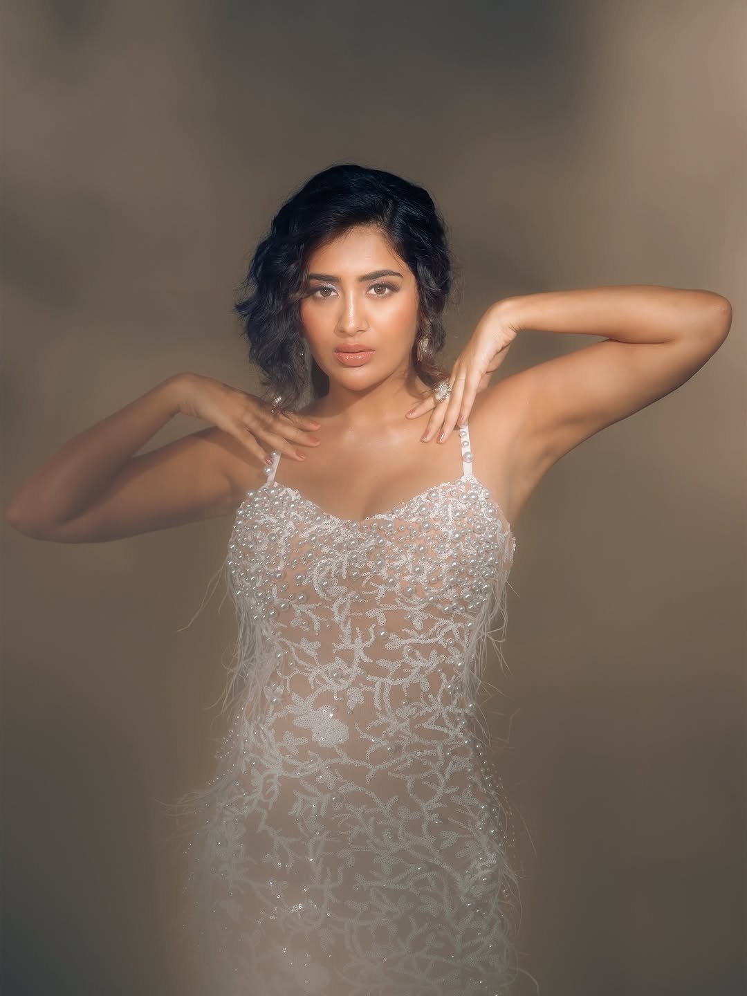 సంగీత్ శోభన్ తో రొమాంటిక్ కామెడీ థ్రిల్లర్ ప్రేమ్ కుమార్ (2023), శివ కందుకూరితో మిస్టరీ థ్రిల్లర్ భూతద్దం భాస్కర్ నారాయణ (2024), సుహాస్ తో క్రైమ్ థ్రిల్లర్ ప్రసన్న వదనం (2024), నవీన్ చంద్రతో సస్పెన్స్ థ్రిల్లర్ బ్లైండ్ స్పాట్ (2025) సినిమాల్లో నటించింది రాశి సింగ్. సంగీత్ శోభన్ తో రొమాంటిక్ కామెడీ థ్రిల్లర్ ప్రేమ్ కుమార్ (2023), శివ కందుకూరితో మిస్టరీ థ్రిల్లర్ భూతద్దం భాస్కర్ నారాయణ (2024), సుహాస్ తో క్రైమ్ థ్రిల్లర్ ప్రసన్న వదనం (2024), నవీన్ చంద్రతో సస్పెన్స్ థ్రిల్లర్ బ్లైండ్ స్పాట్ (2025) సినిమాల్లో నటించింది రాశి సింగ్.