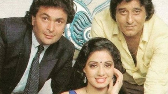 వీళ్లలో శ్రీదేవి మరణం ఊహించనిది. దుబాయ్ లో ఓ పెళ్లి వేడుక కోసం వెళ్లిన ఆమె.. అక్కడి రూమ్ లోని బాత్ టబ్ లో మునిగి మరణించించడం పెను విషాదం. అయితే రిషీ కపూర్, వినోద్ ఖన్నా ఇద్దరూ క్యాన్సర్ మహమ్మారికి తలవంచారు. వీళ్లలో శ్రీదేవి మరణం ఊహించనిది. దుబాయ్ లో ఓ పెళ్లి వేడుక కోసం వెళ్లిన ఆమె.. అక్కడి రూమ్ లోని బాత్ టబ్ లో మునిగి మరణించించడం పెను విషాదం. అయితే రిషీ కపూర్, వినోద్ ఖన్నా ఇద్దరూ క్యాన్సర్ మహమ్మారికి తలవంచారు.