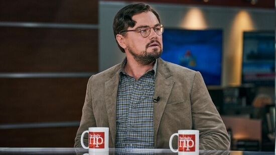 ఈ చిత్రంలోని ప్రధాన నటుడు లియోనార్డో డికాప్రియో, ఇతర నటులు 16 నిమిషాల సన్నివేశాన్ని చిత్రీకరించడానికి రెండు రోజులు పనిచేశారు. ఈ సన్నివేశంలో ఎక్కువ భాగం ఇంప్రూవైజ్ చేశారు. ఈ చిత్రంలోని ప్రధాన నటుడు లియోనార్డో డికాప్రియో, ఇతర నటులు 16 నిమిషాల సన్నివేశాన్ని చిత్రీకరించడానికి రెండు రోజులు పనిచేశారు. ఈ సన్నివేశంలో ఎక్కువ భాగం ఇంప్రూవైజ్ చేశారు.